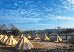 [三亚露营装备租赁]夏日三亚露营野奢韵味无穷帐篷带旺乡村人气